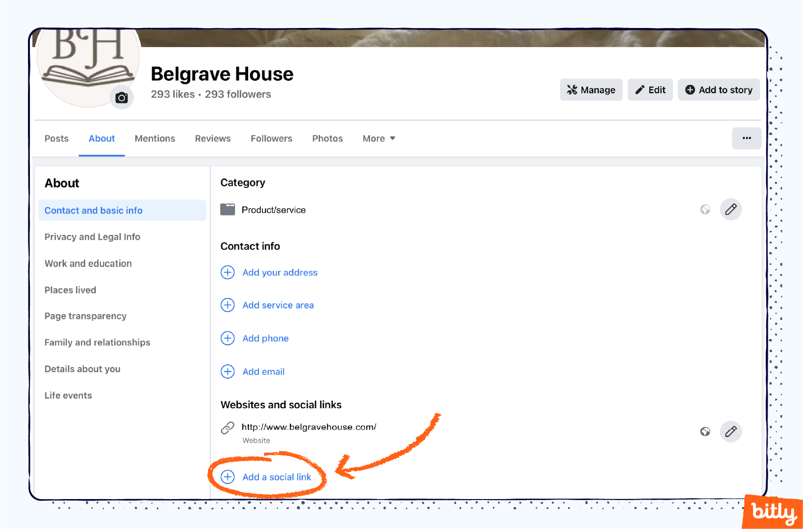 Una flecha naranja que apunta al botón «Añadir un enlace social» en la versión de escritorio de Facebook.